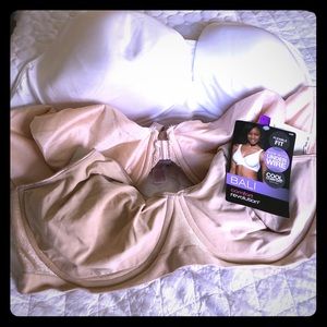 Bras shown mostly size 44D. Also 3 3X sport bras